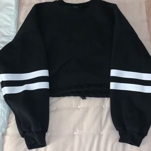 Forever 21 black cropped sweatshirt with draw string